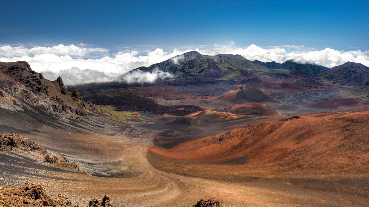 haleakala crater's incredible colors